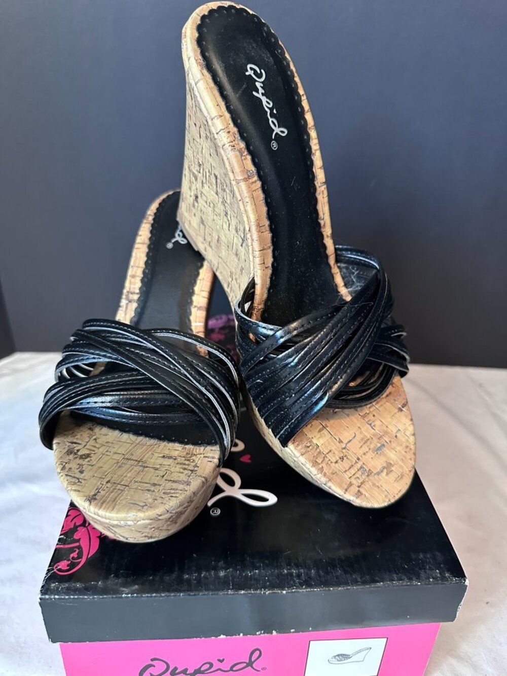 New Qupid LENA‑81 Black Faux Leather Cork Wedge Sandals – Size 8.5 – Orig Box